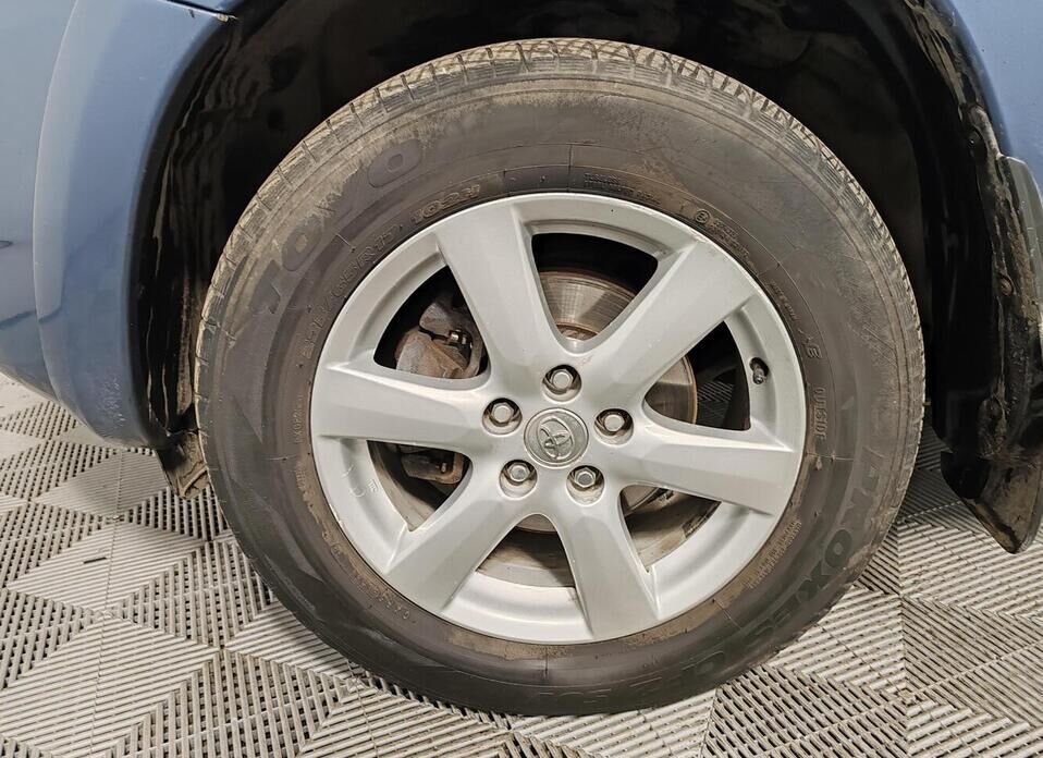Toyota RAV4 2.4 AT (170 л.с.) 4WD