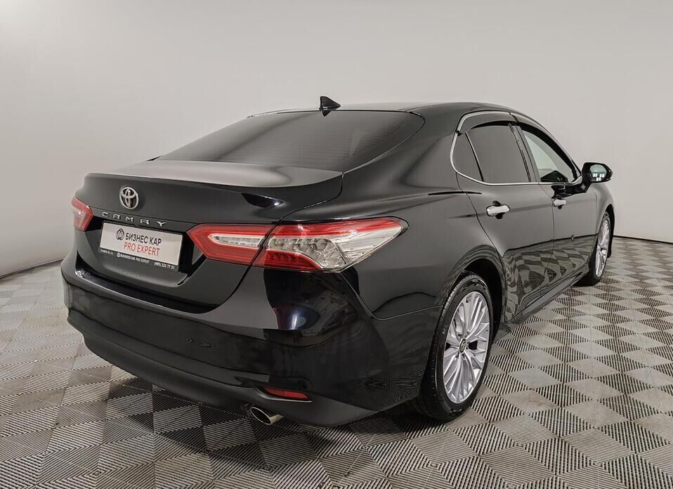 Toyota Camry 2.5 AT (181 л.с.)