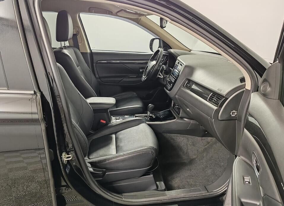 Mitsubishi Outlander 2.4 CVT (167 л.с.) 4WD