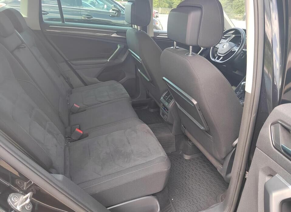 Volkswagen Tiguan 2.0d AMT (150 л.с.) 4WD