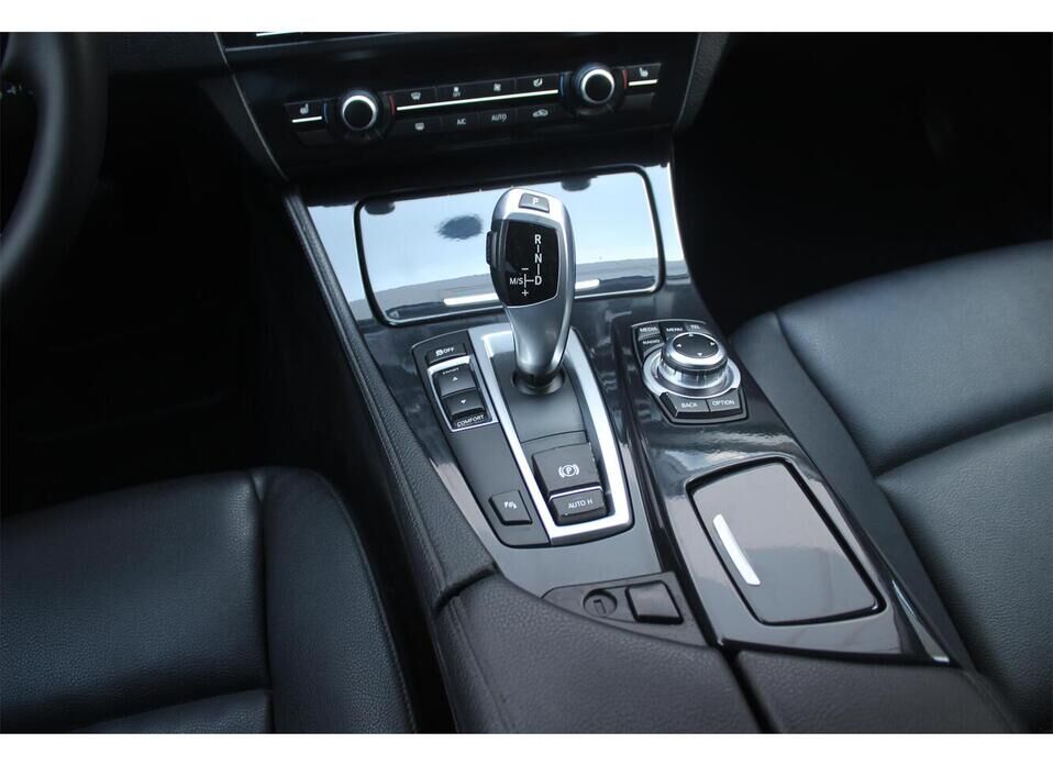 BMW 5 серии 520i 2.0 AT (184 л.с.)
