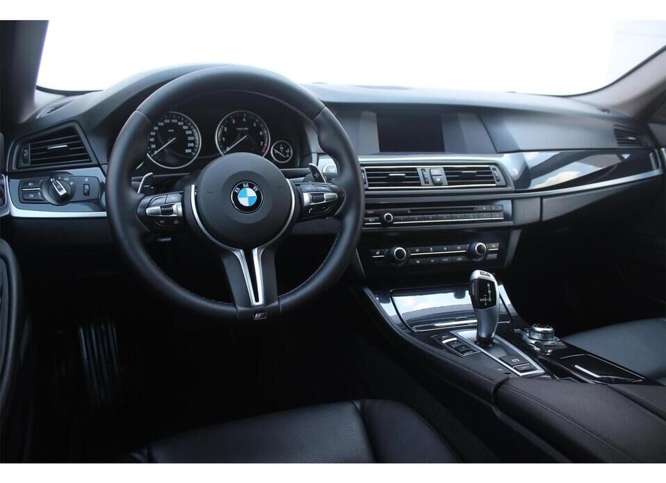BMW 5 серии 520i 2.0 AT (184 л.с.)