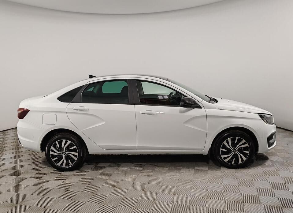 LADA (ВАЗ) Vesta 1.8 CVT (122 л.с.)