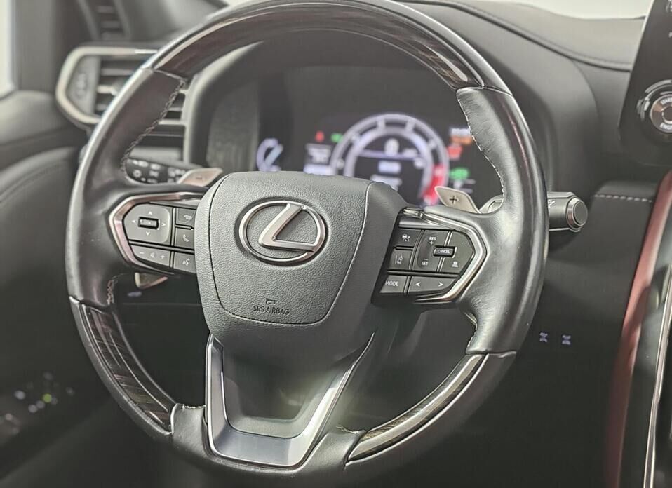 Lexus LX 600 3.4 AT (415 л.с.) 4WD