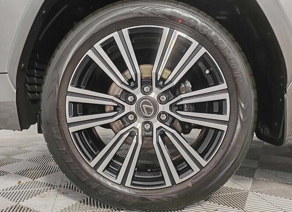 Lexus LX 600 3.4 AT (415 л.с.) 4WD