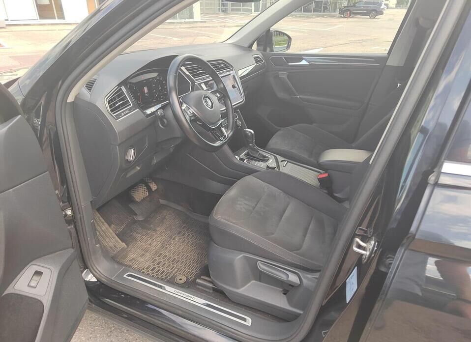 Volkswagen Tiguan 2.0d AMT (150 л.с.) 4WD