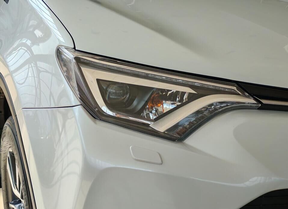 Toyota RAV4 2.0 CVT (146 л.с.)