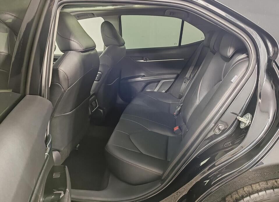 Toyota Camry 2.5 AT (206 л.с.)