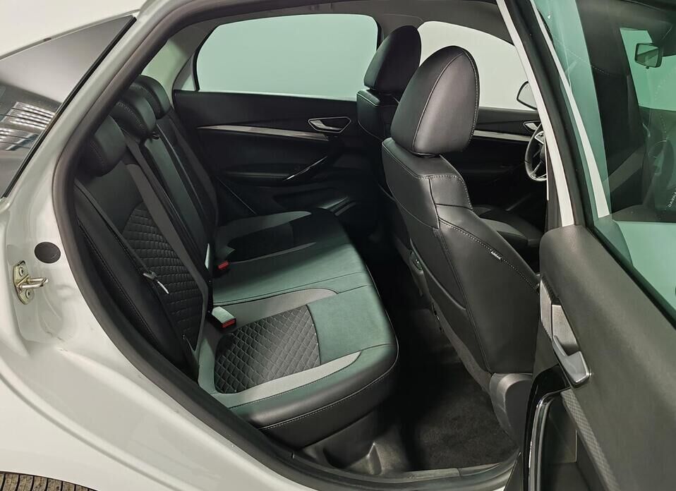 LADA (ВАЗ) Vesta 1.8 CVT (122 л.с.)