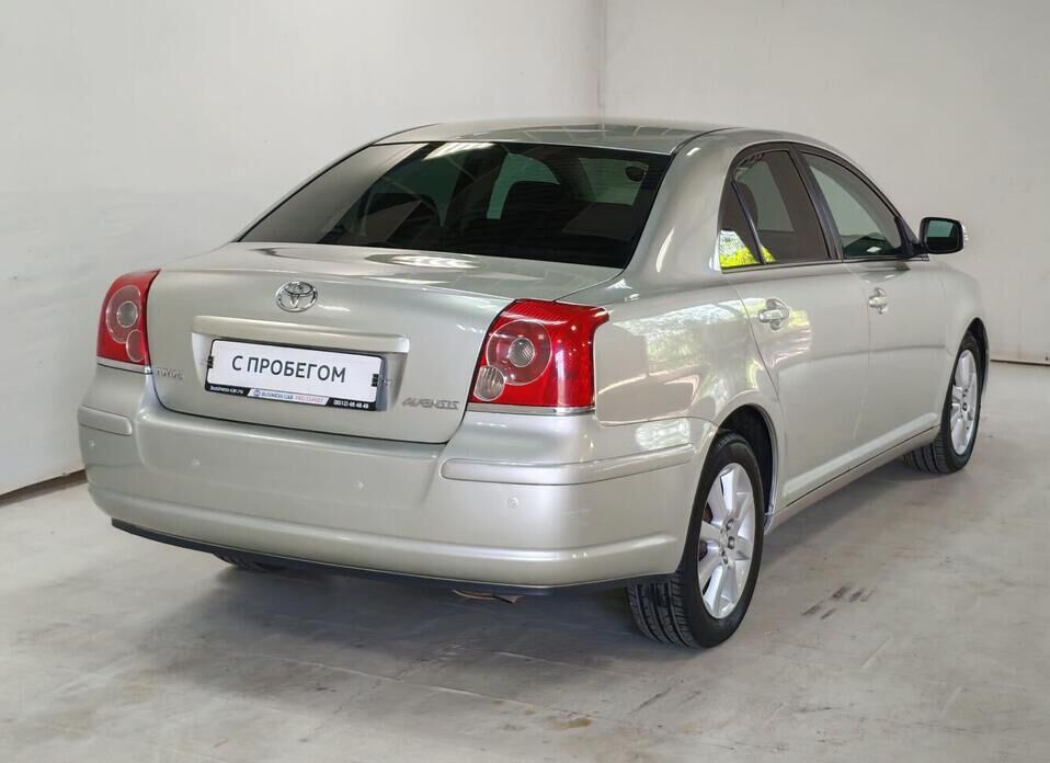 Toyota Avensis 1.8 AT (129 л.с.)