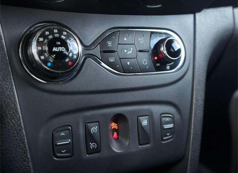 Renault Sandero 1.6 MT (113 л.с.)
