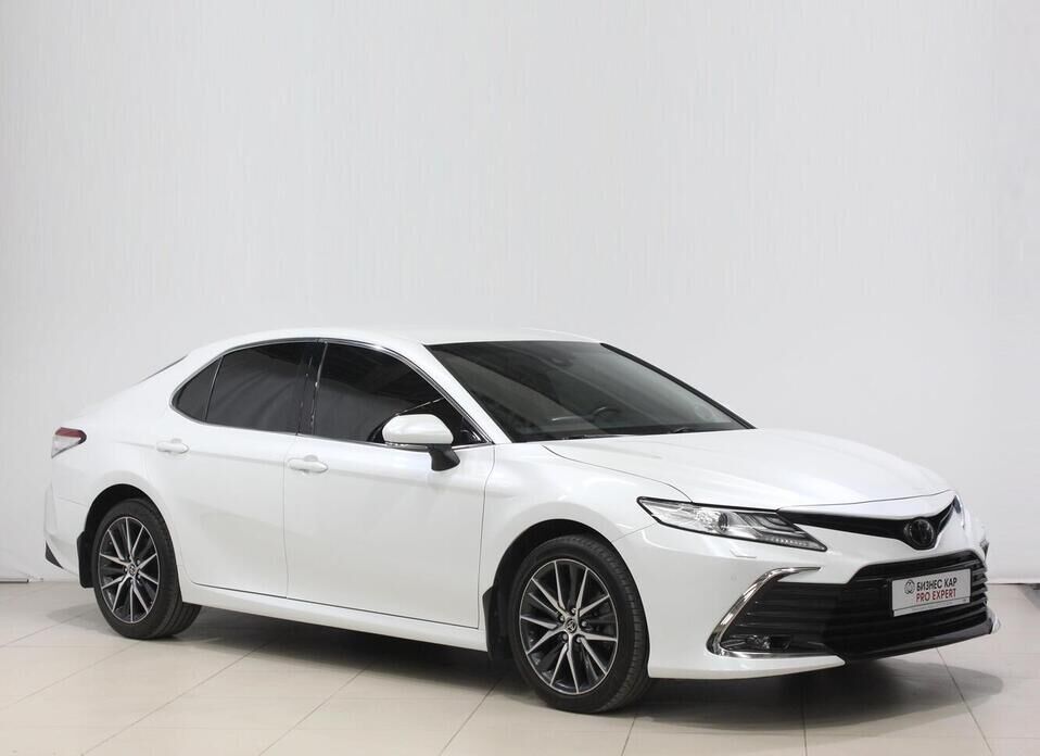 Toyota Camry 2.5 AT (200 л.с.)