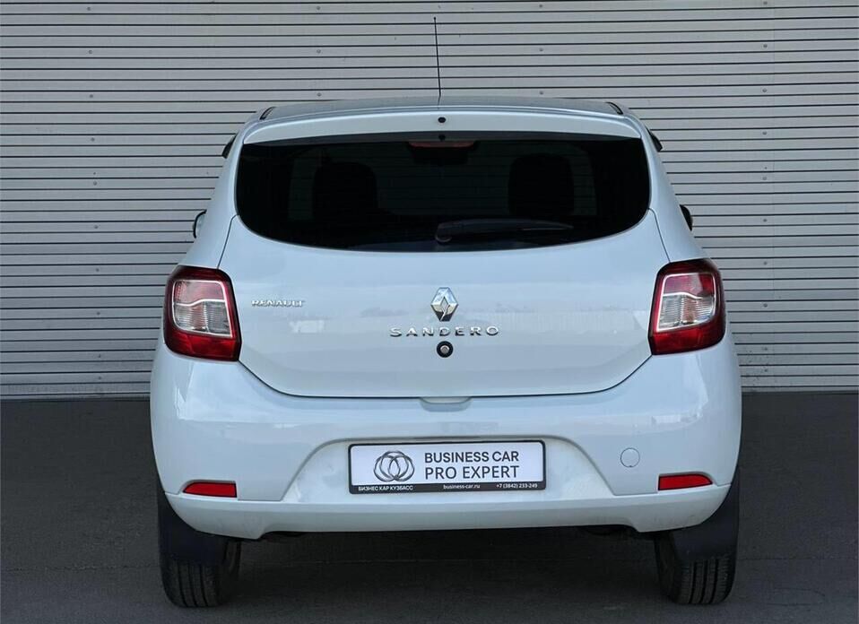 Renault Sandero 1.6 MT (113 л.с.)