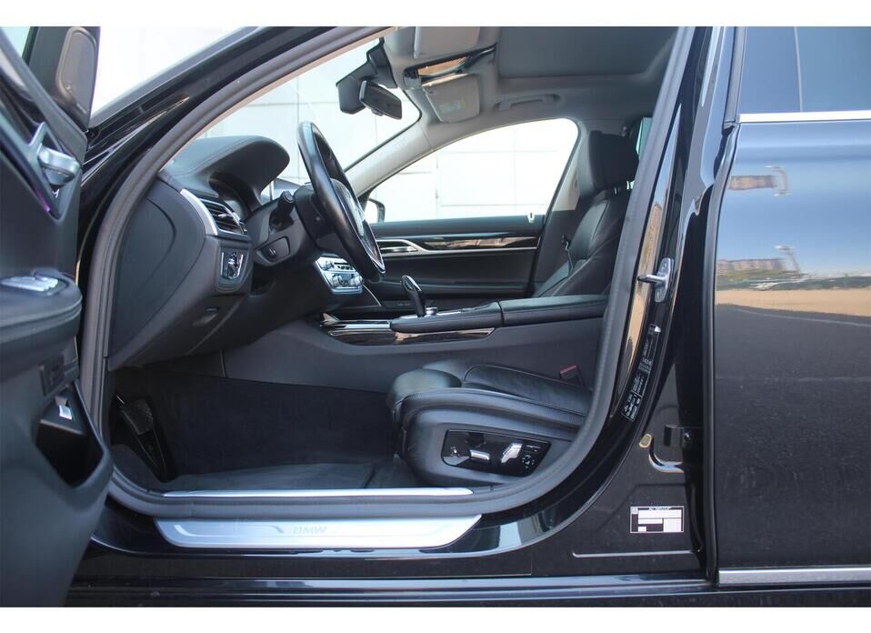 BMW 7 серии 730Ld xDrive 3.0d AT (249 л.с.) 4WD