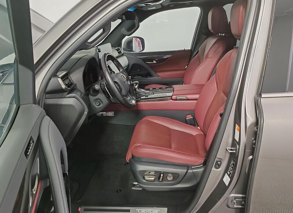 Lexus LX 600 3.4 AT (415 л.с.) 4WD