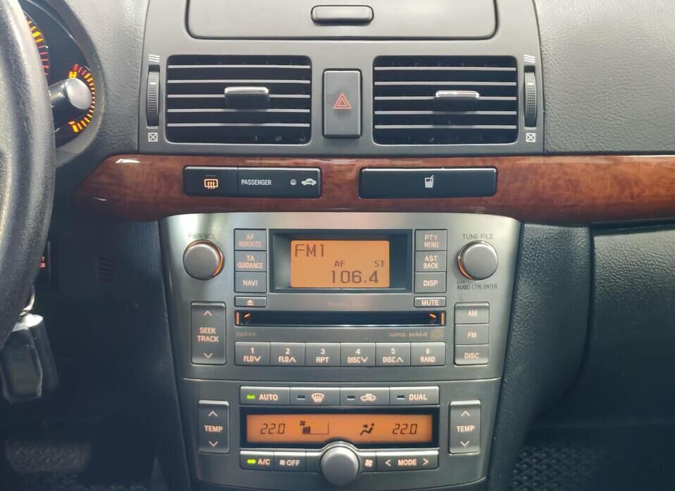 Toyota Avensis 1.8 AT (129 л.с.)