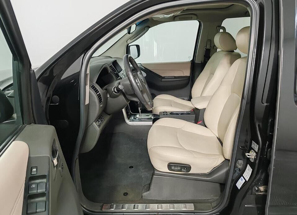 Nissan Pathfinder 2.5d AT (190 л.с.) 4WD