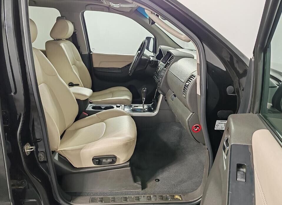 Nissan Pathfinder 2.5d AT (190 л.с.) 4WD