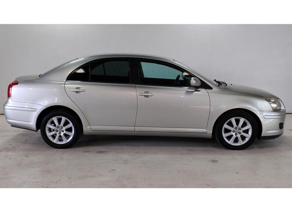 Toyota Avensis 1.8 AT (129 л.с.)