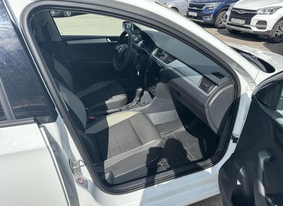 Skoda Rapid 1.6 AT (110 л.с.)