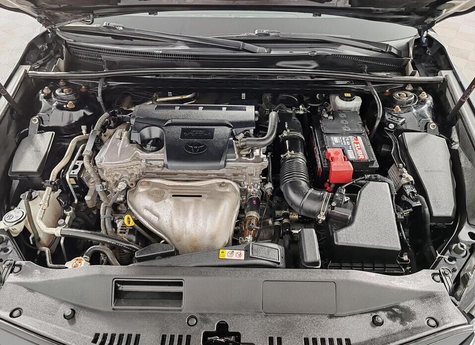 Toyota Camry 2.5 AT (181 л.с.)