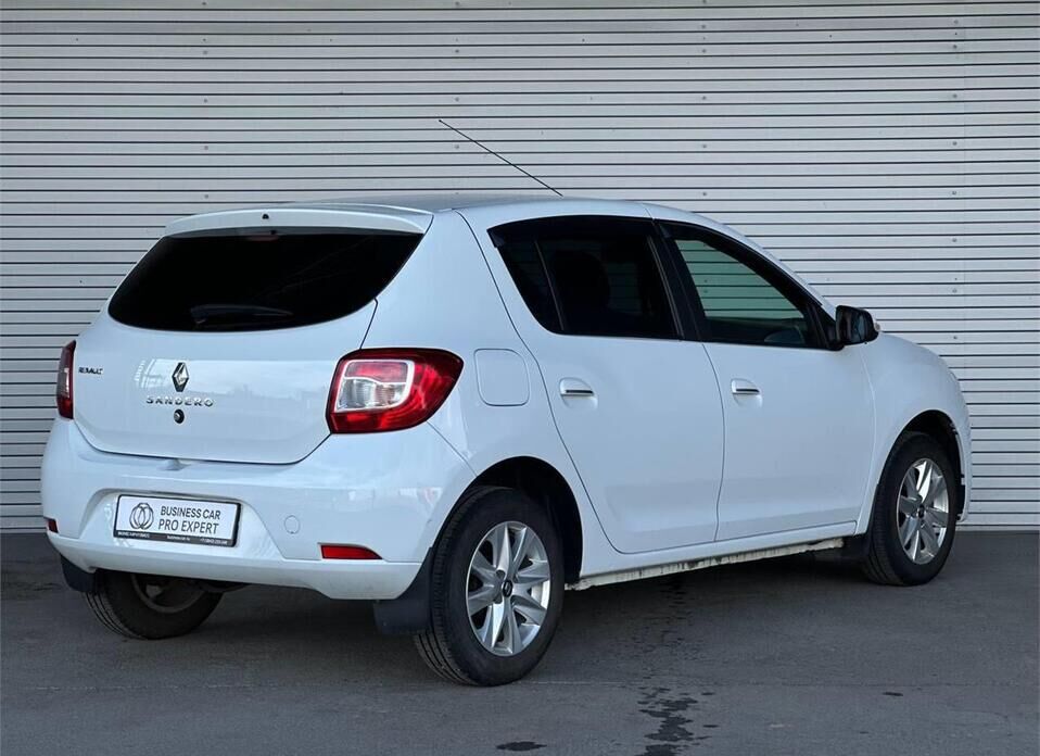 Renault Sandero 1.6 MT (113 л.с.)