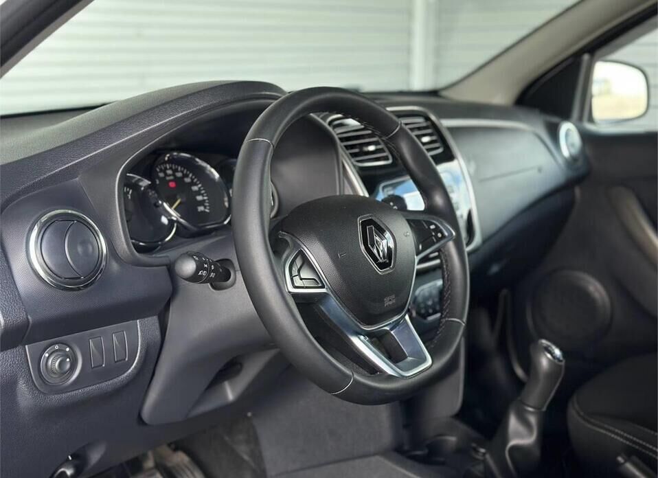 Renault Sandero 1.6 MT (113 л.с.)