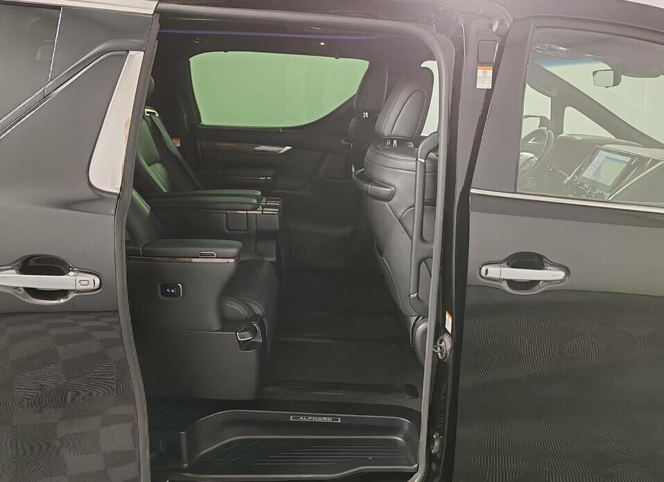 Toyota Alphard 3.5 AT (300 л.с.)