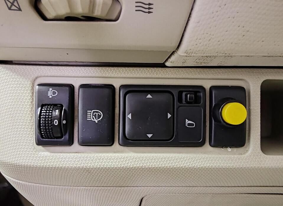 Nissan Micra 1.4 AT (88 л.с.)