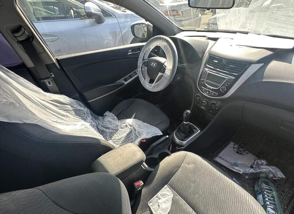 Hyundai Solaris 1.6 MT (123 л.с.)