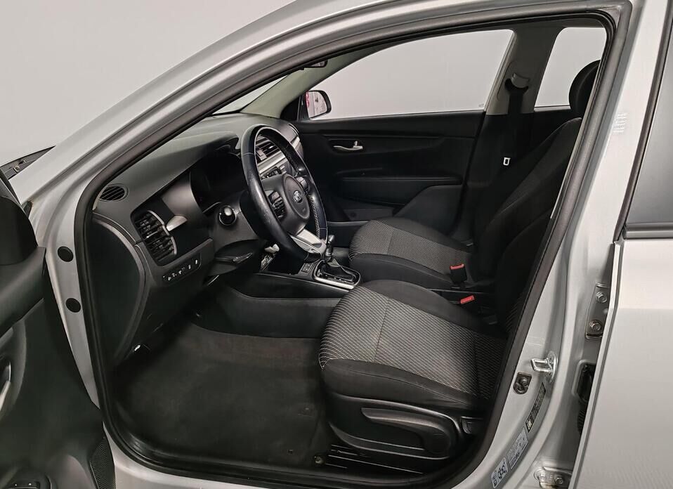 Kia Rio X-Line 1.6 AT (123 л.с.)