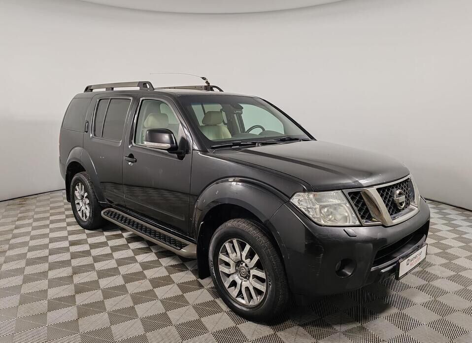 Nissan Pathfinder 2.5d AT (190 л.с.) 4WD