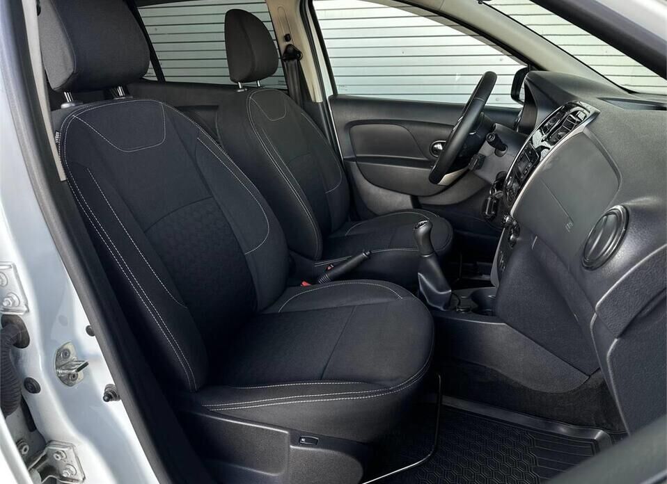 Renault Sandero 1.6 MT (113 л.с.)