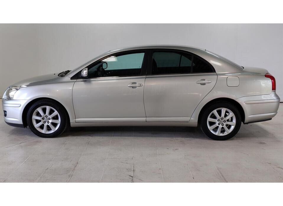 Toyota Avensis 1.8 AT (129 л.с.)