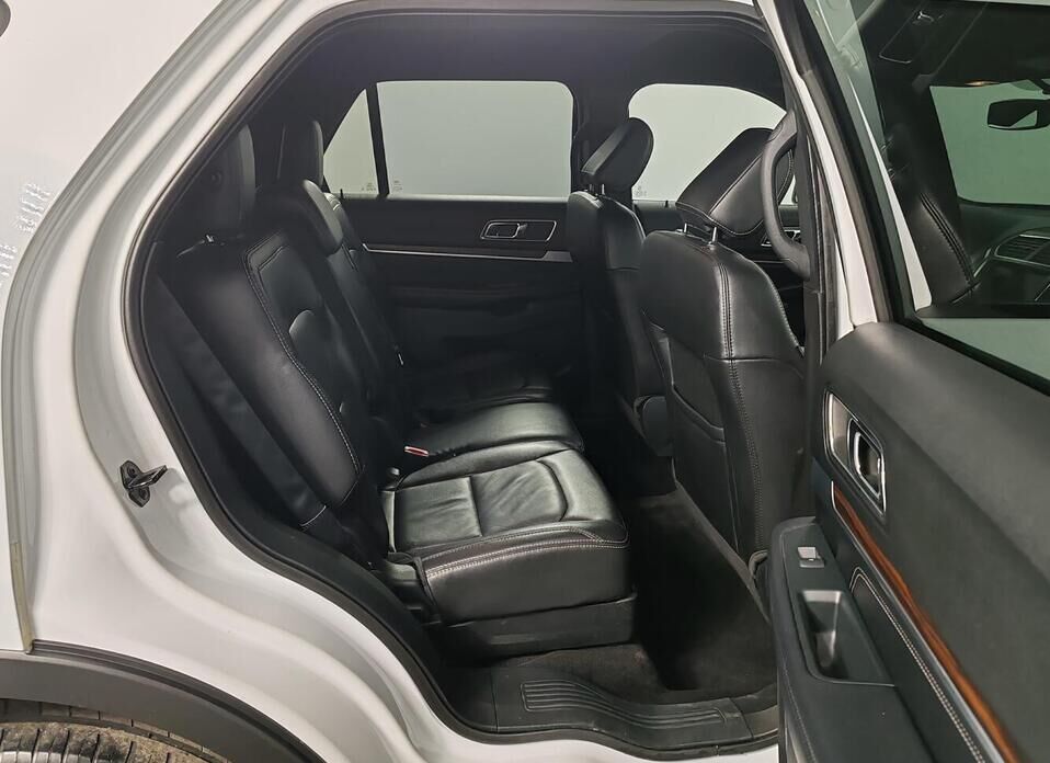 Ford Explorer 3.5 AT (249 л.с.) 4WD