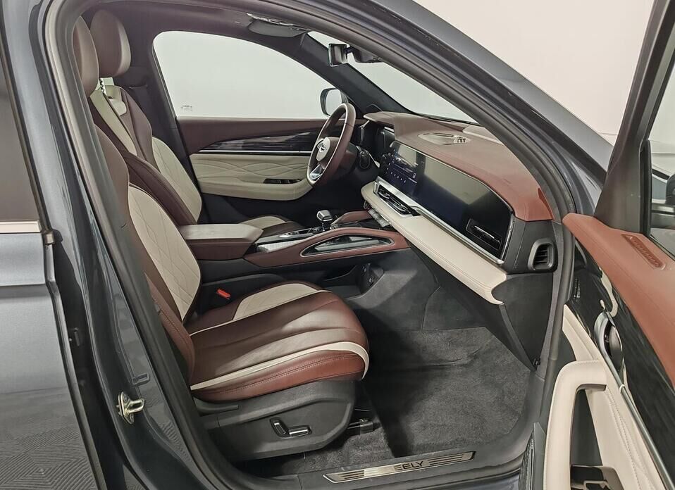 Geely Monjaro 2.0 AT (238 л.с.) 4WD