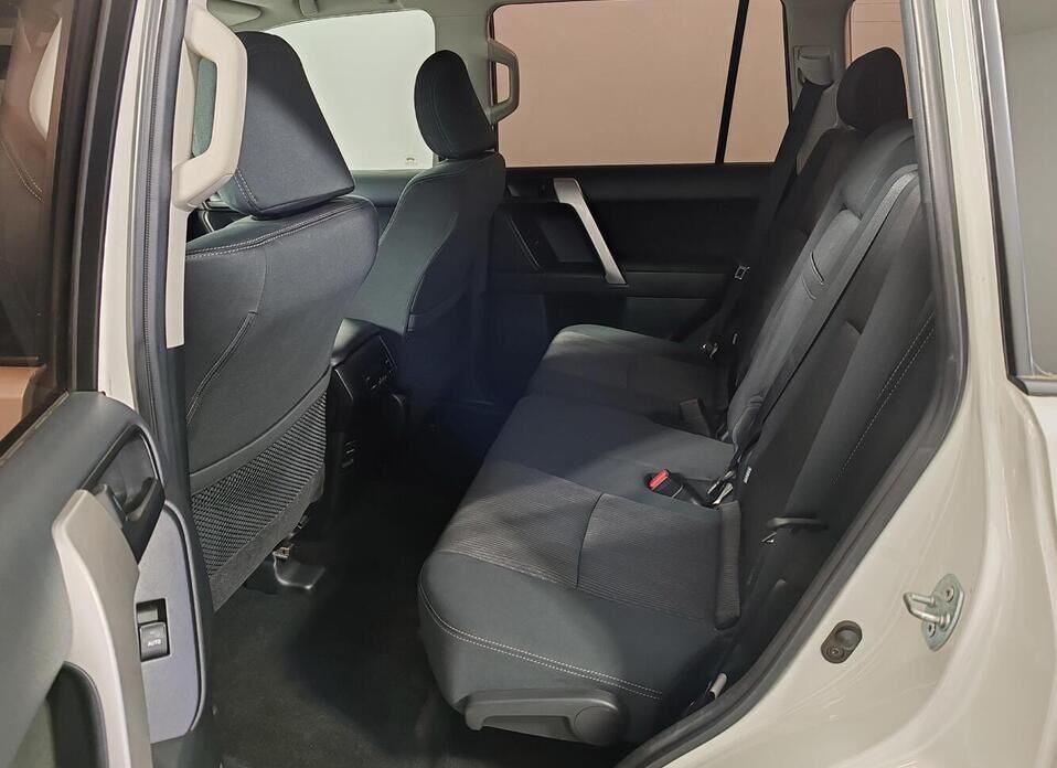Toyota Land Cruiser Prado 2.8d AT (200 л.с.) 4WD