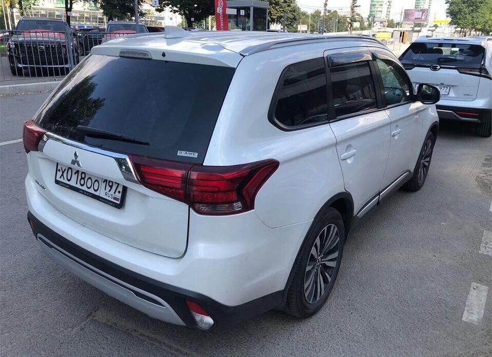 Mitsubishi Outlander 2.0 CVT (146 л.с.) 4WD