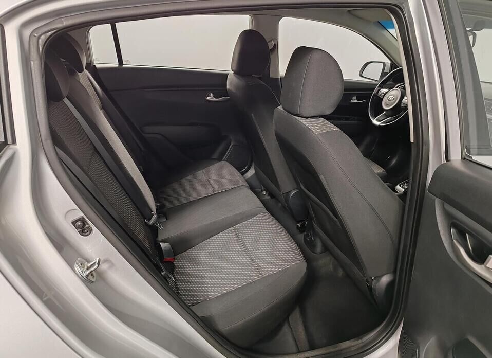 Kia Rio X-Line 1.6 AT (123 л.с.)