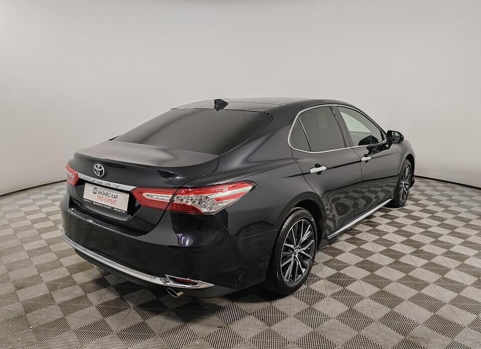 Toyota Camry 2.5 AT (206 л.с.)