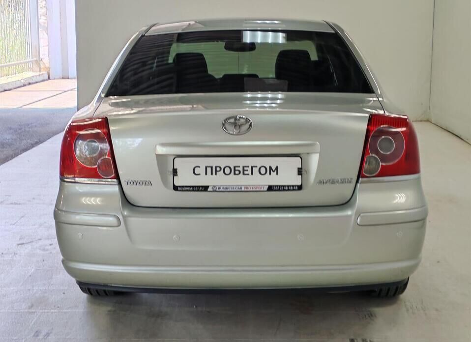 Toyota Avensis 1.8 AT (129 л.с.)