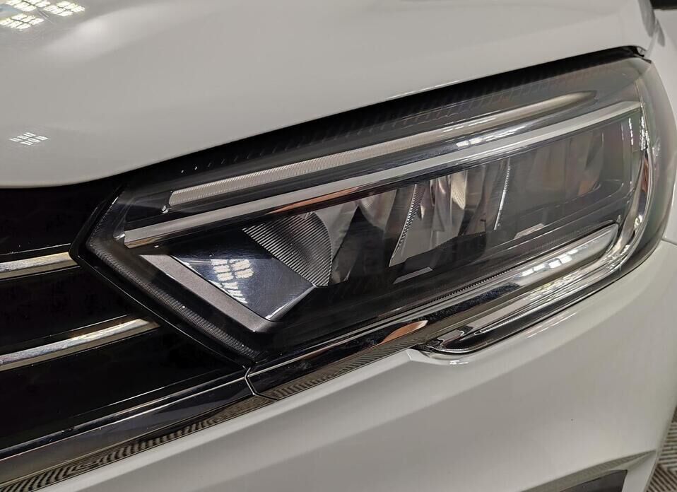 LADA (ВАЗ) Vesta 1.8 CVT (122 л.с.)