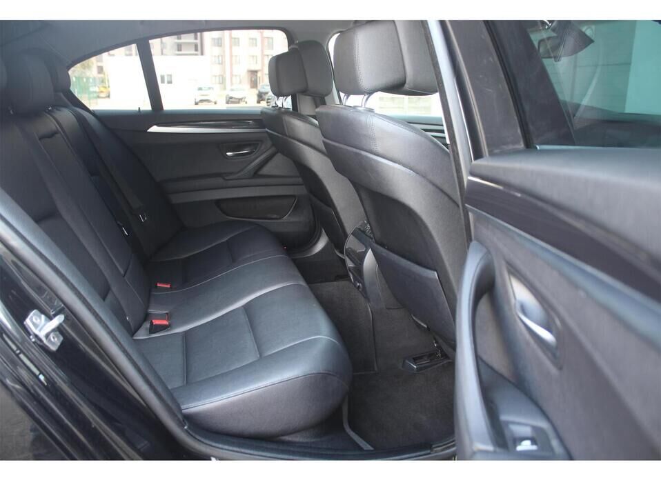 BMW 5 серии 520i 2.0 AT (184 л.с.)