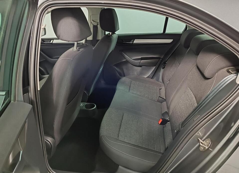 Skoda Rapid 1.6 AT (110 л.с.)