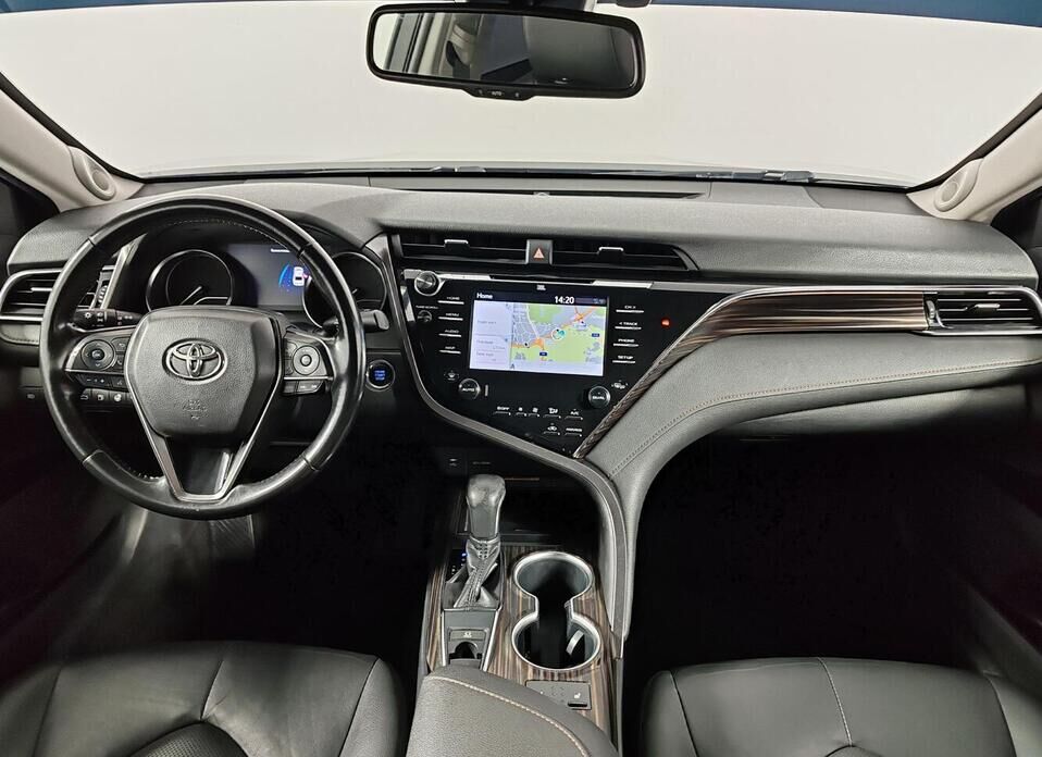 Toyota Camry 2.5 AT (181 л.с.)