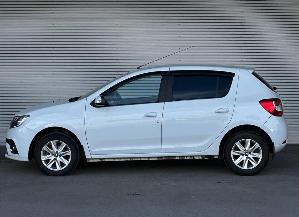 Renault Sandero 1.6 MT (113 л.с.)
