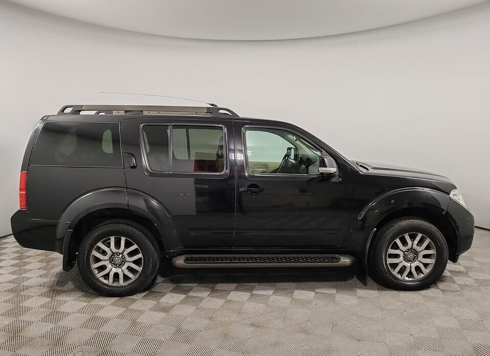 Nissan Pathfinder 2.5d AT (190 л.с.) 4WD