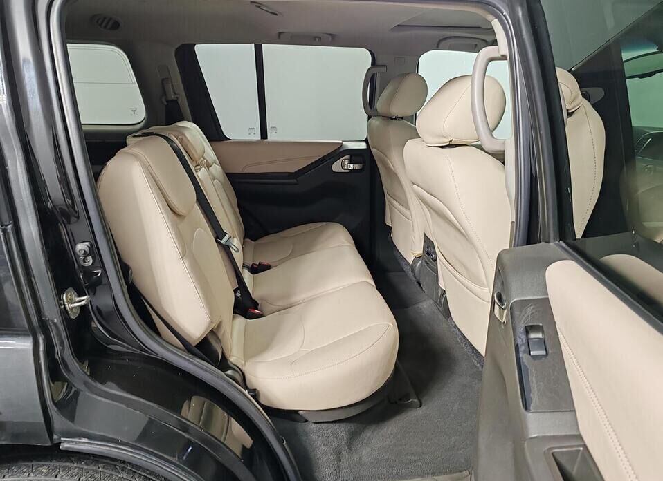 Nissan Pathfinder 2.5d AT (190 л.с.) 4WD