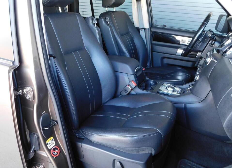 Land Rover Discovery 3.0d AT (211 л.с.) 4WD
