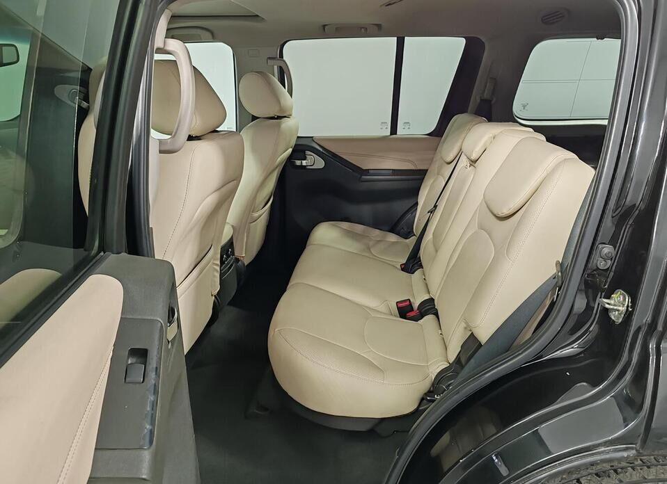 Nissan Pathfinder 2.5d AT (190 л.с.) 4WD